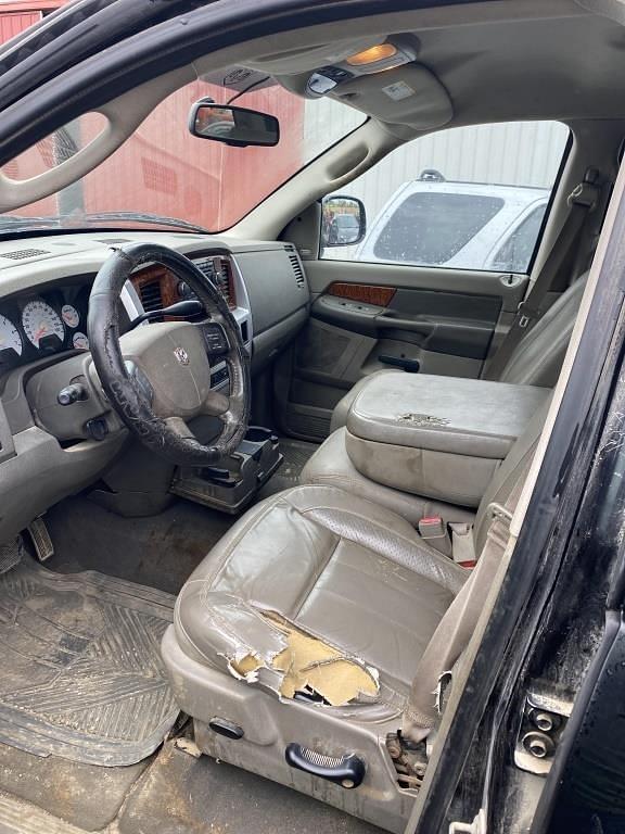 Image of Dodge Ram 1500 equipment image 4