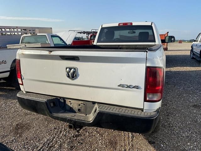 Image of Dodge Ram 2500 equipment image 2