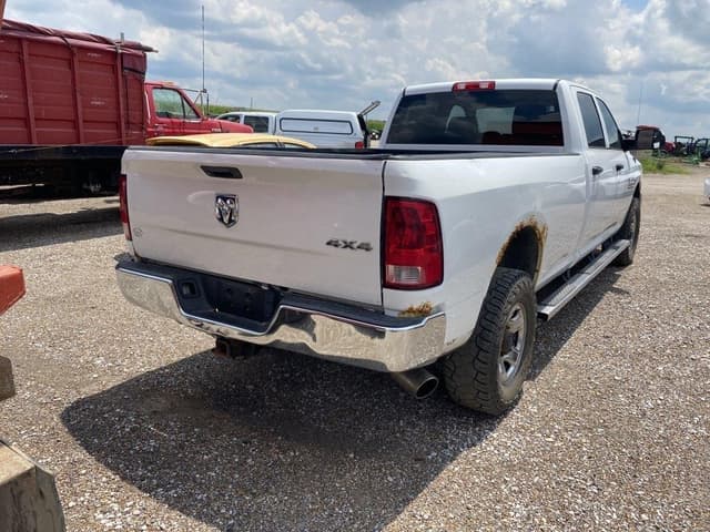 Image of Dodge Ram 2500 equipment image 2