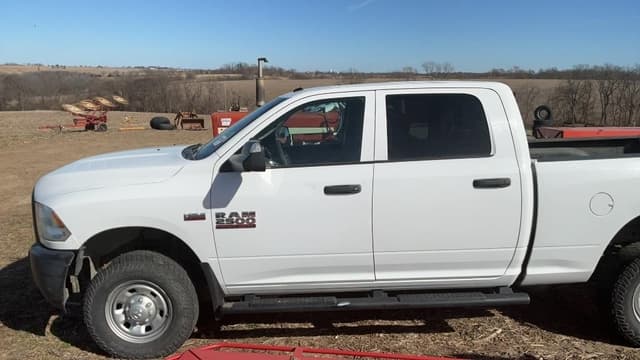 Image of Dodge Ram 2500 equipment image 2