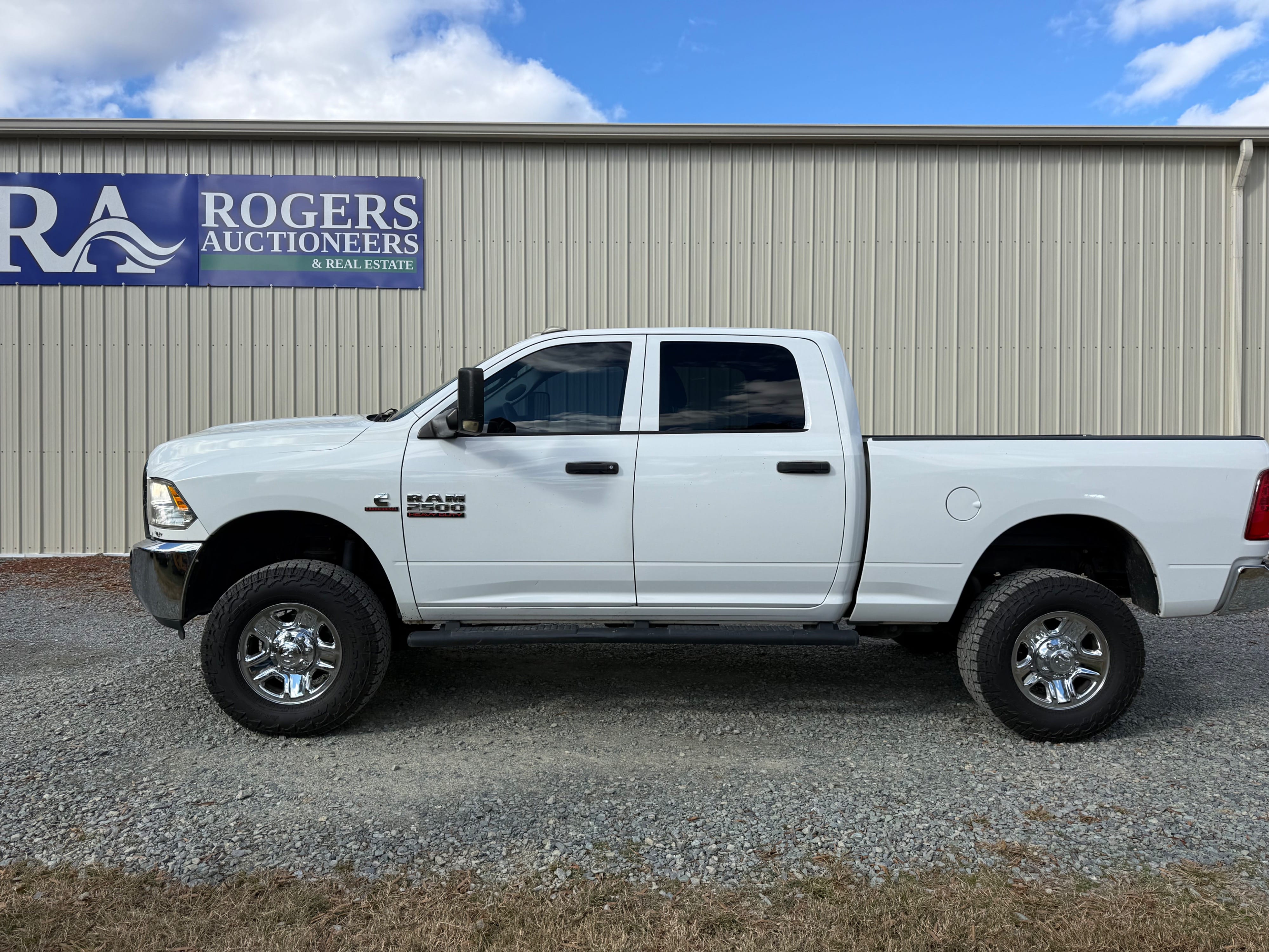 Dodge Ram 2500 Equipment Image0