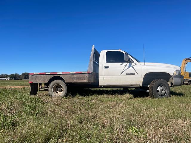 Image of Dodge Ram 3500 equipment image 3