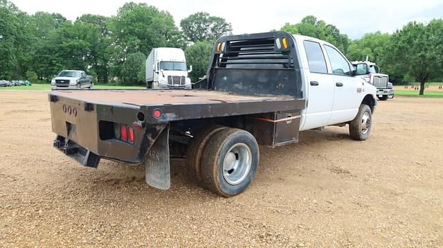 Image of Dodge Ram 3500 equipment image 4