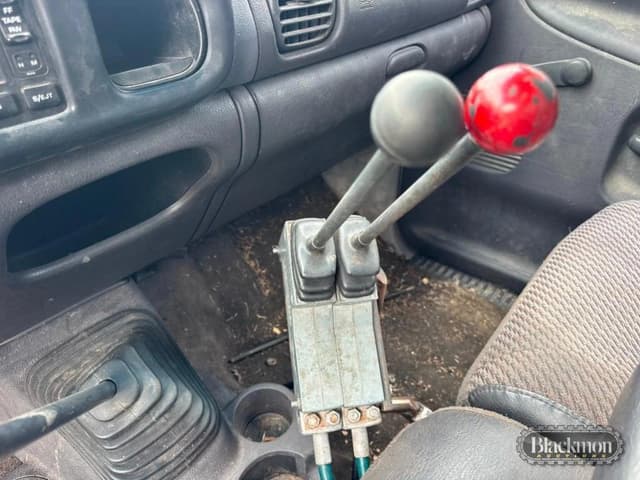 Image of Dodge Ram 3500 equipment image 3