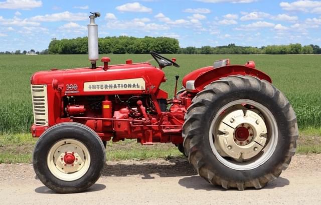 Image of International Harvester 330 equipment image 1