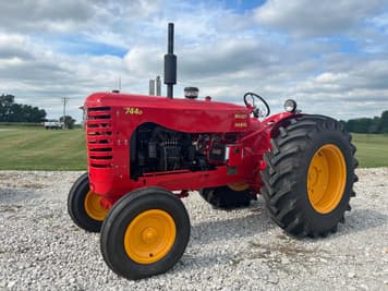 Main image Massey-Harris 744