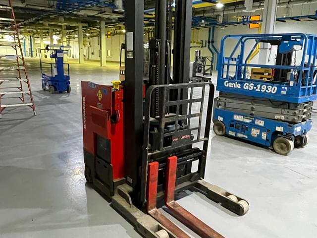 Image of Raymond R35TT equipment image 2