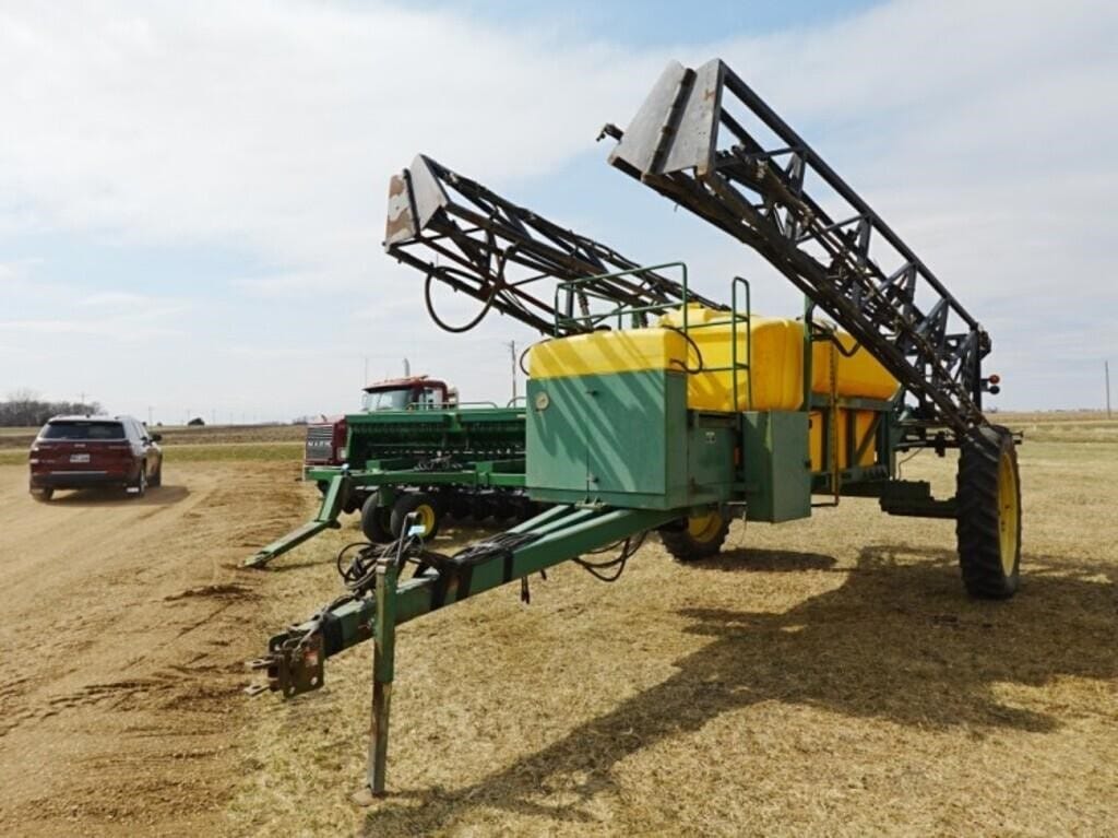 Red Ball 680 Equipment Image0