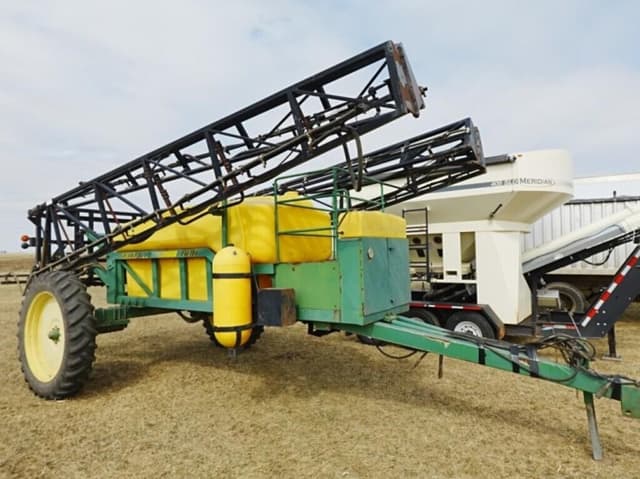 Image of Red Ball 680 equipment image 1