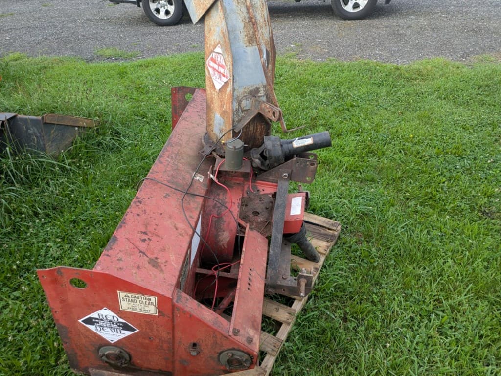 Image of Red Devil Snow Blower Image 0