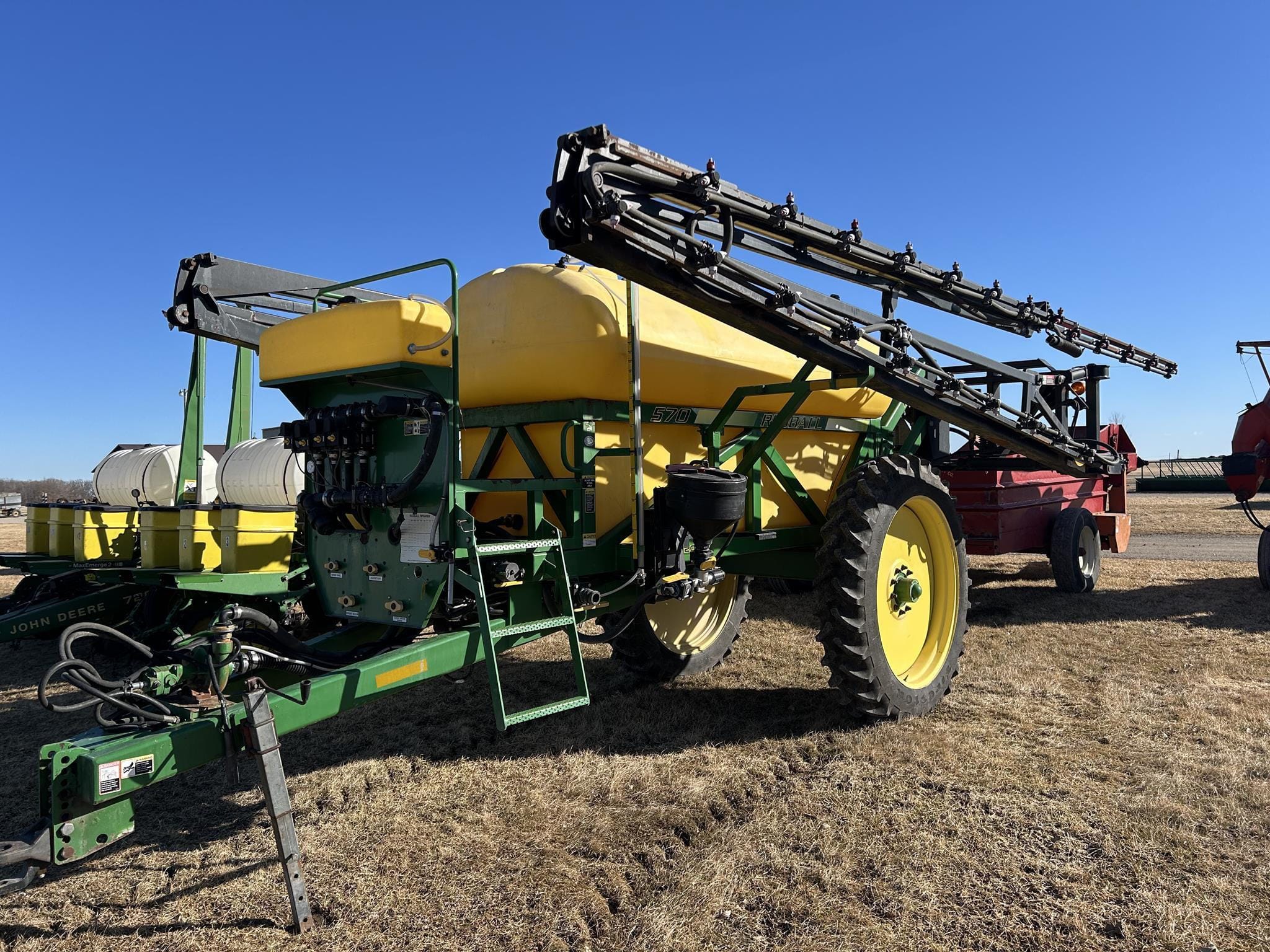 Redball 570 Equipment Image0