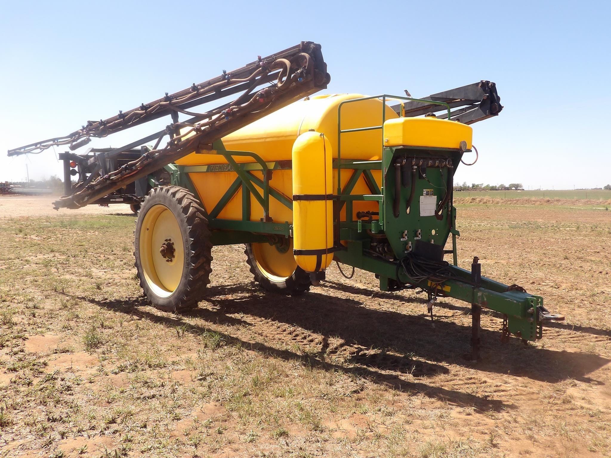 Redball 570 Equipment Image0