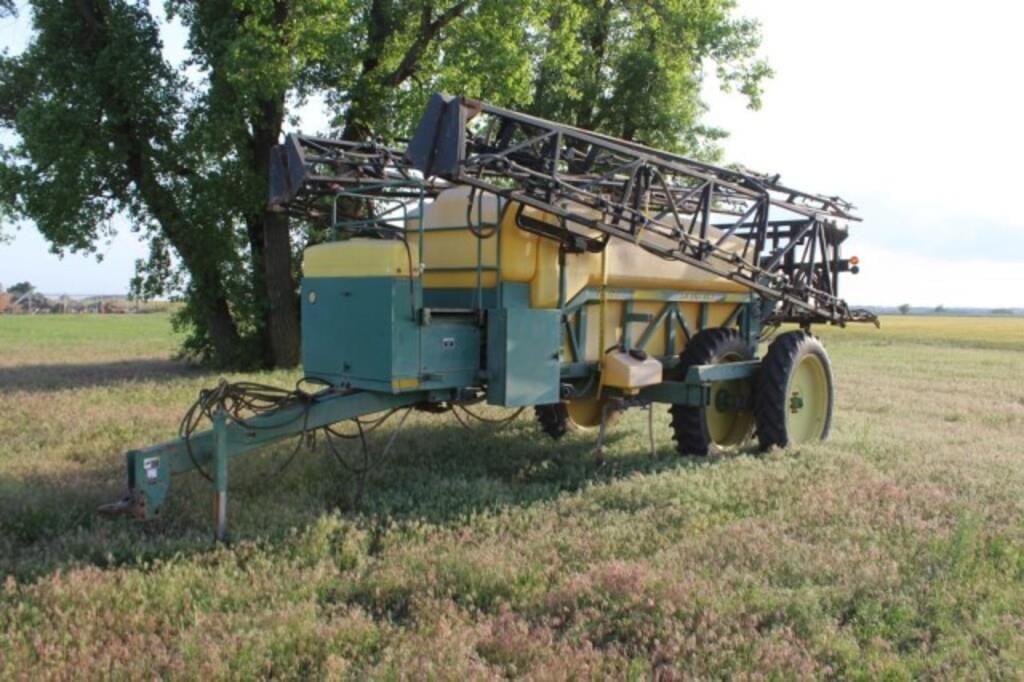 Redball 680 Chemical Applicators Sprayers Pull Type for Sale