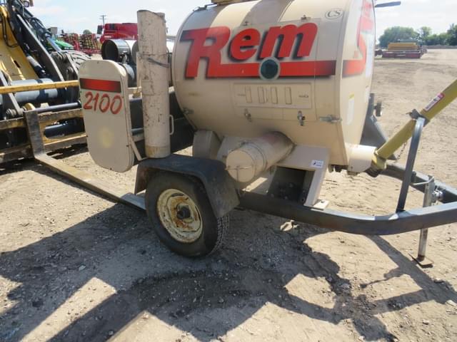 Image of REM 2100 equipment image 3