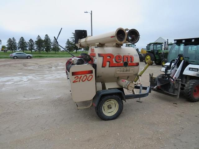 Image of REM 2100 equipment image 3