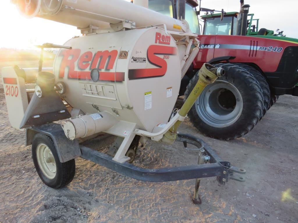 REM 2100 Equipment Image0