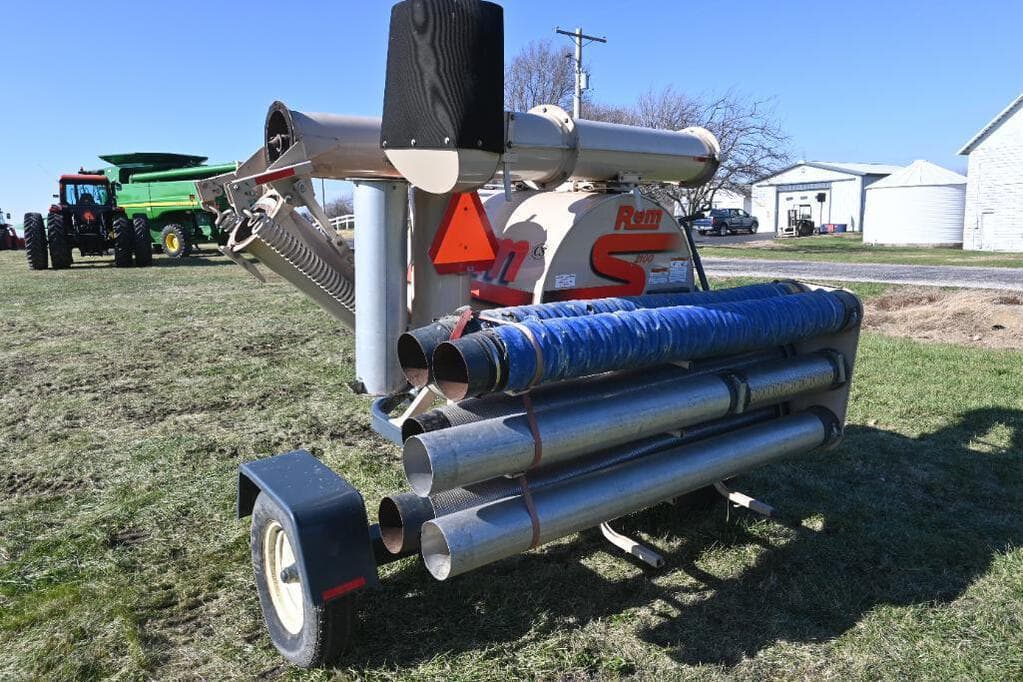 REM 2100 Harvesting Grain Vacuums for Sale Tractor Zoom