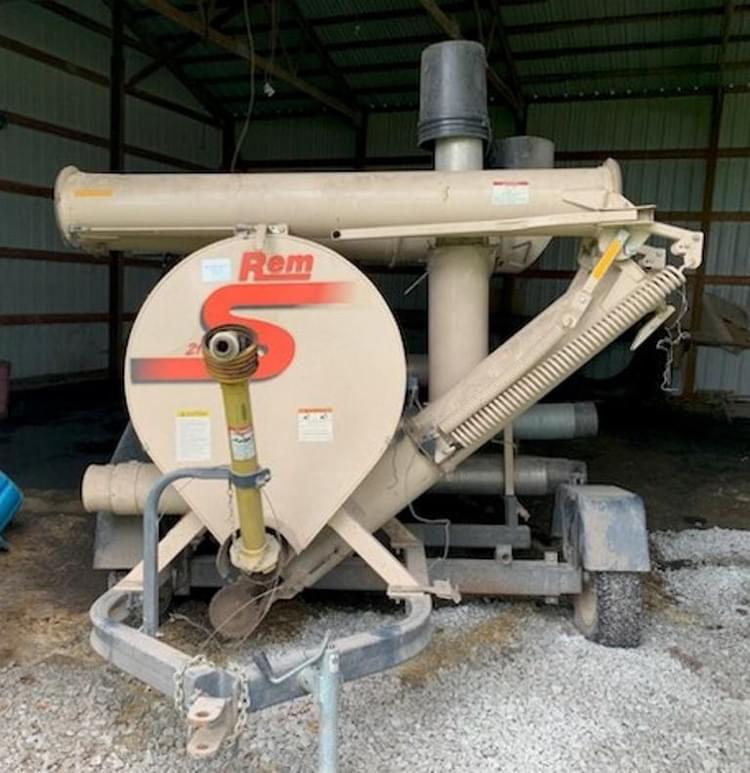 REM 2100 Harvesting Grain Vacuums for Sale Tractor Zoom
