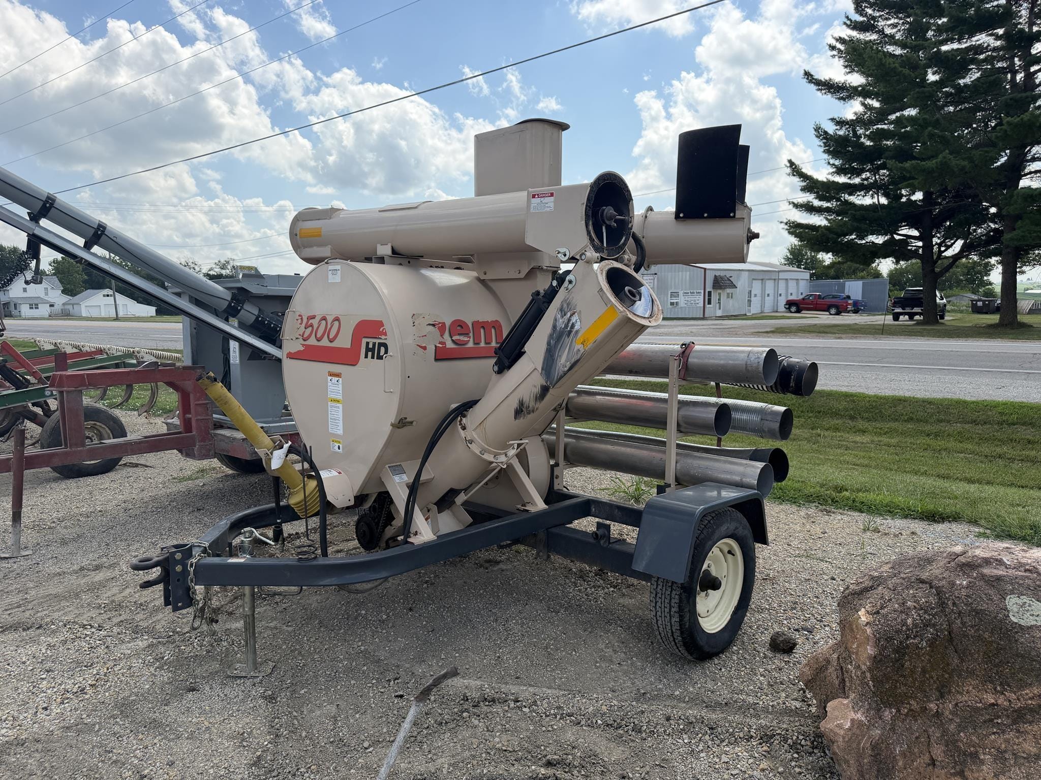 REM 2500 Equipment Image0
