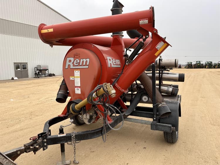 REM 2700 Harvesting Grain Vacuums for Sale Tractor Zoom