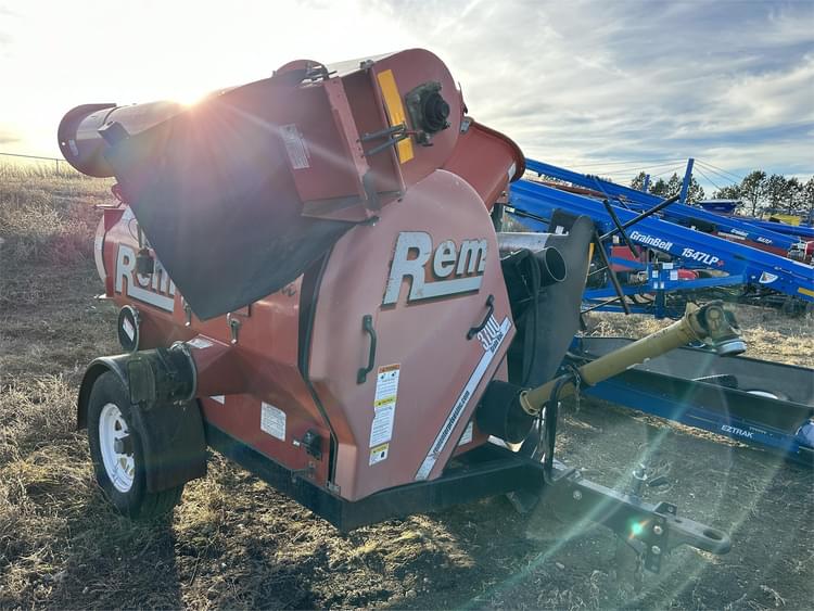 REM 3700 Harvesting Grain Vacuums for Sale Tractor Zoom