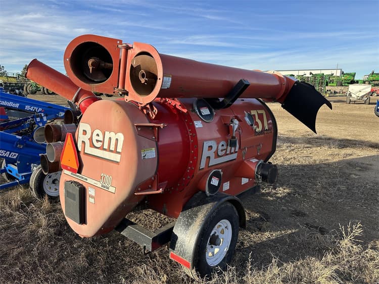 REM 3700 Harvesting Grain Vacuums for Sale Tractor Zoom
