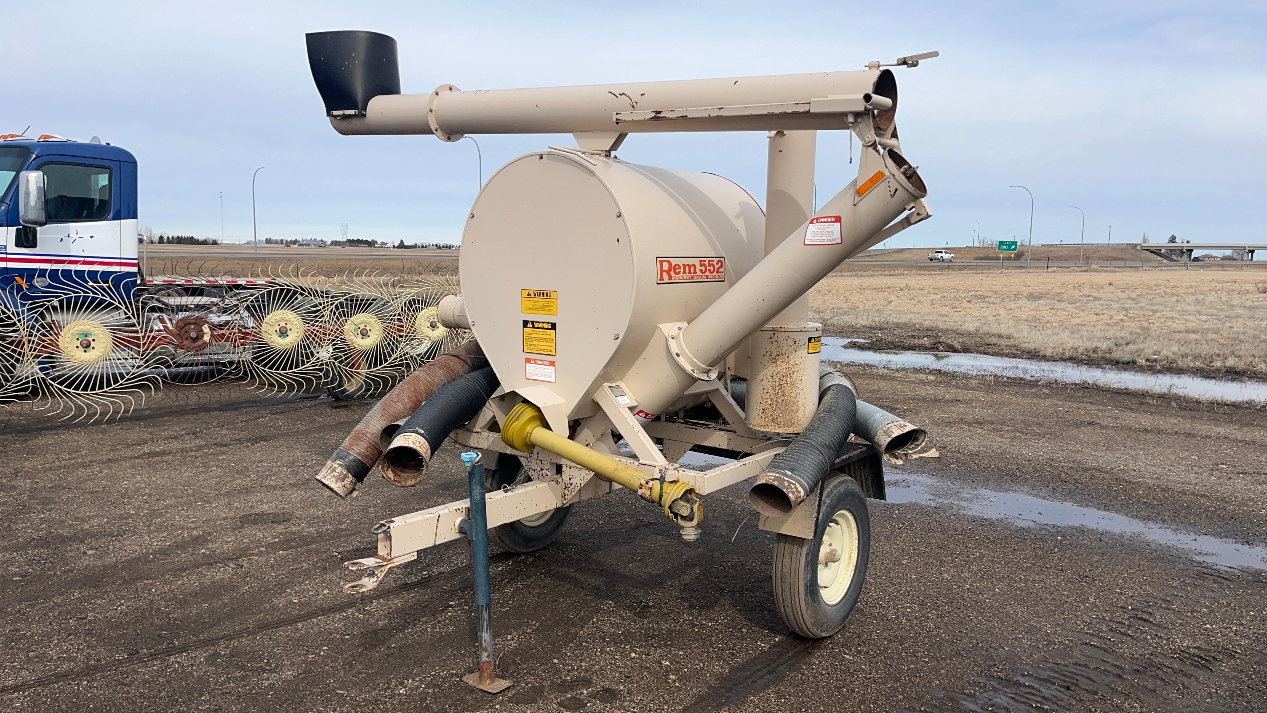 REM 552 Equipment Image0