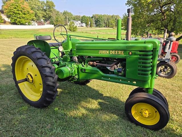 Image of John Deere B equipment image 1