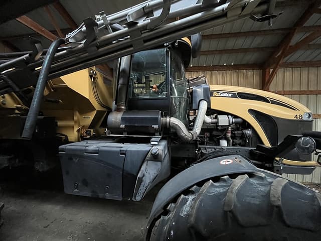 Image of RoGator RG1300 equipment image 1