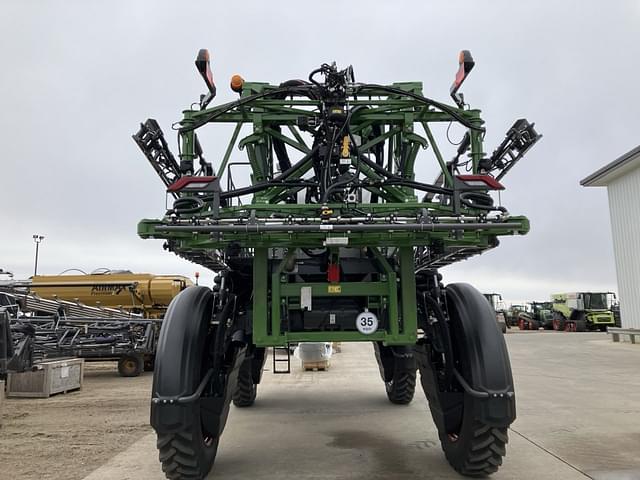 Image of Fendt RoGator 934 equipment image 2