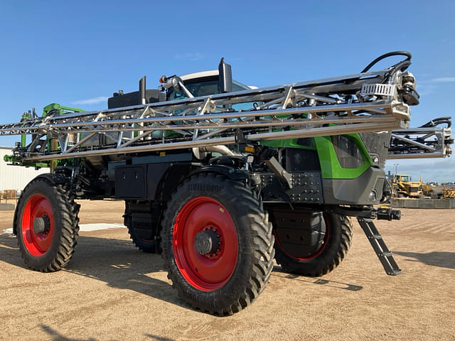 Image of Fendt RoGator 934 equipment image 2