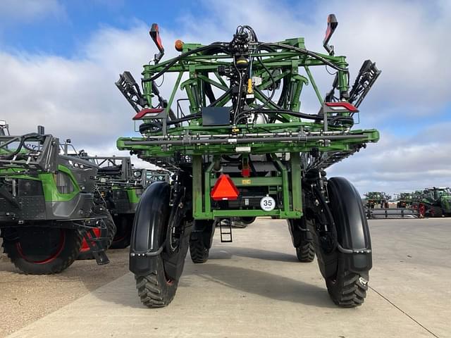 Image of Fendt RoGator 934H equipment image 2