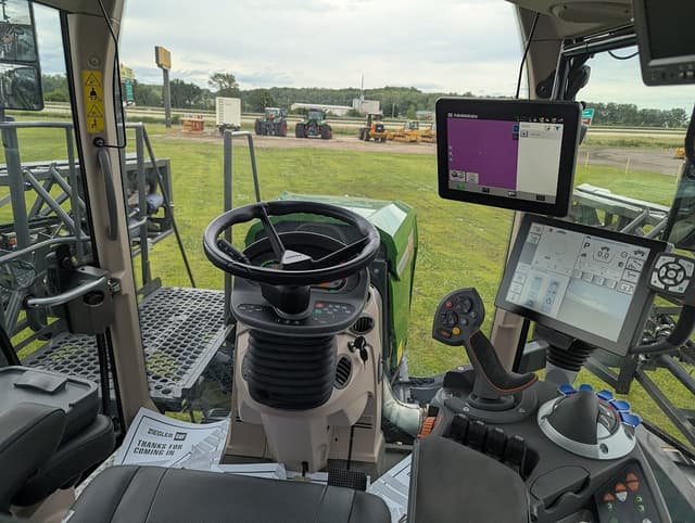 Image of Fendt RoGator 934H equipment image 4