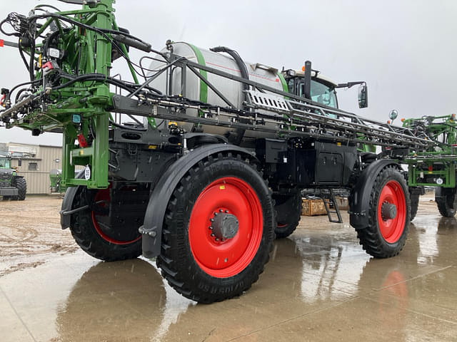 Image of Fendt RoGator 937 equipment image 3