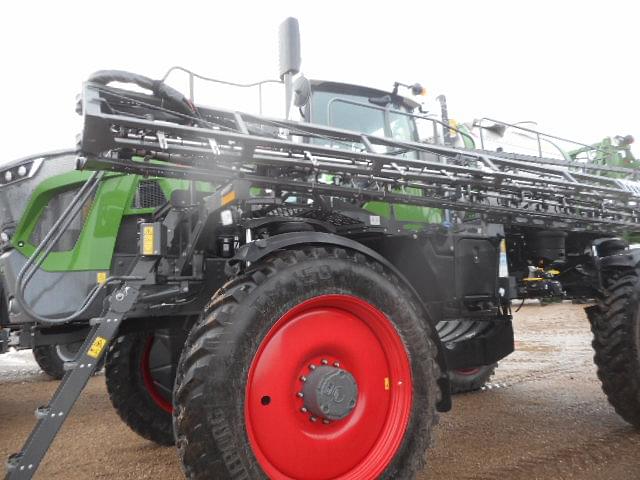 Image of Fendt RoGator 937 equipment image 4