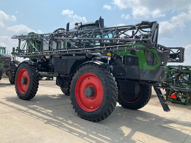 Image of Fendt RoGator 937 equipment image 4