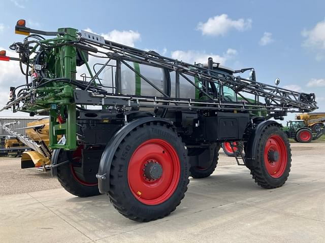 Image of Fendt RoGator 937 equipment image 3