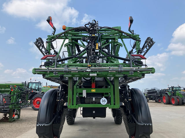 Image of Fendt RoGator 937 equipment image 2