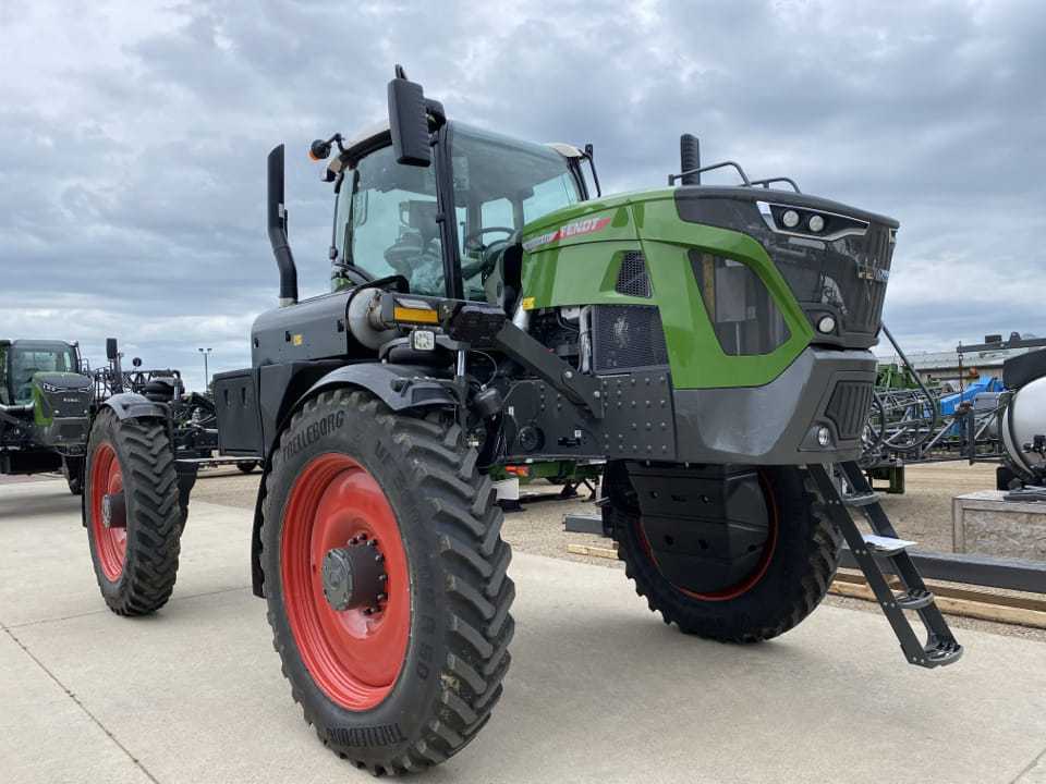 Main image Fendt RoGator 937