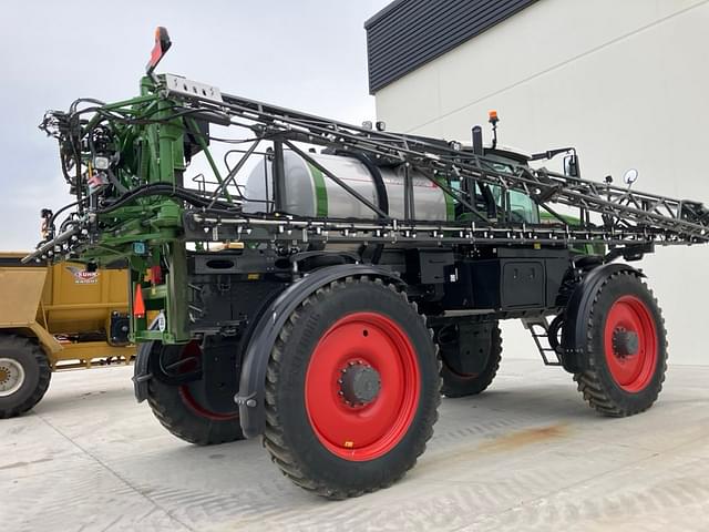 Image of Fendt RoGator 937H equipment image 4