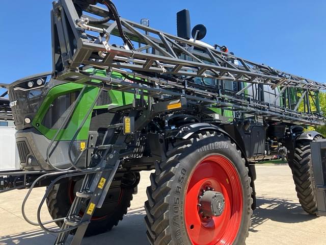 Image of Fendt RoGator 937H equipment image 4