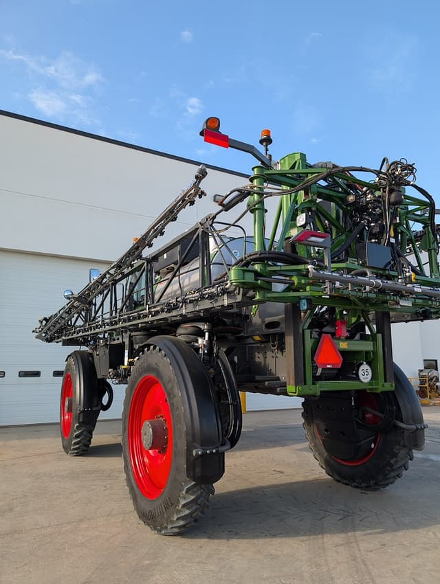 Image of Fendt RoGator 937H equipment image 2