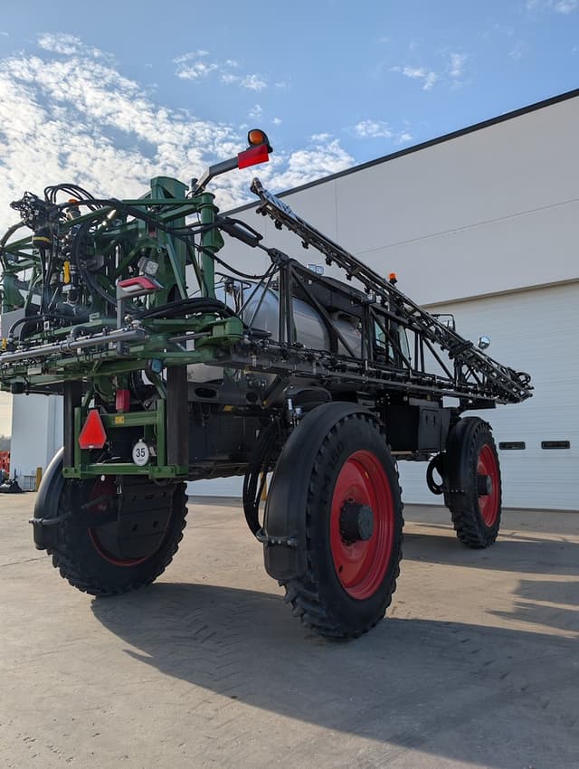Image of Fendt RoGator 937H equipment image 3