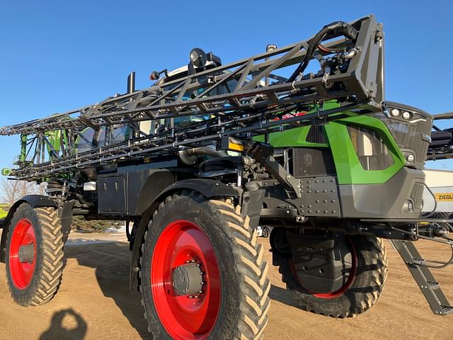 Image of Fendt RoGator 937H equipment image 3