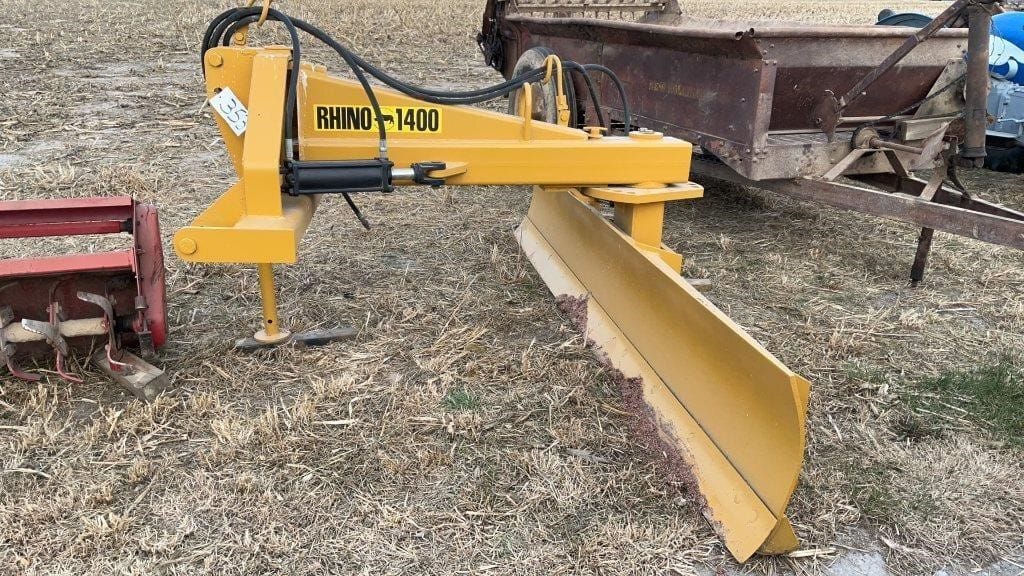 Rhino 1400 Equipment Image0