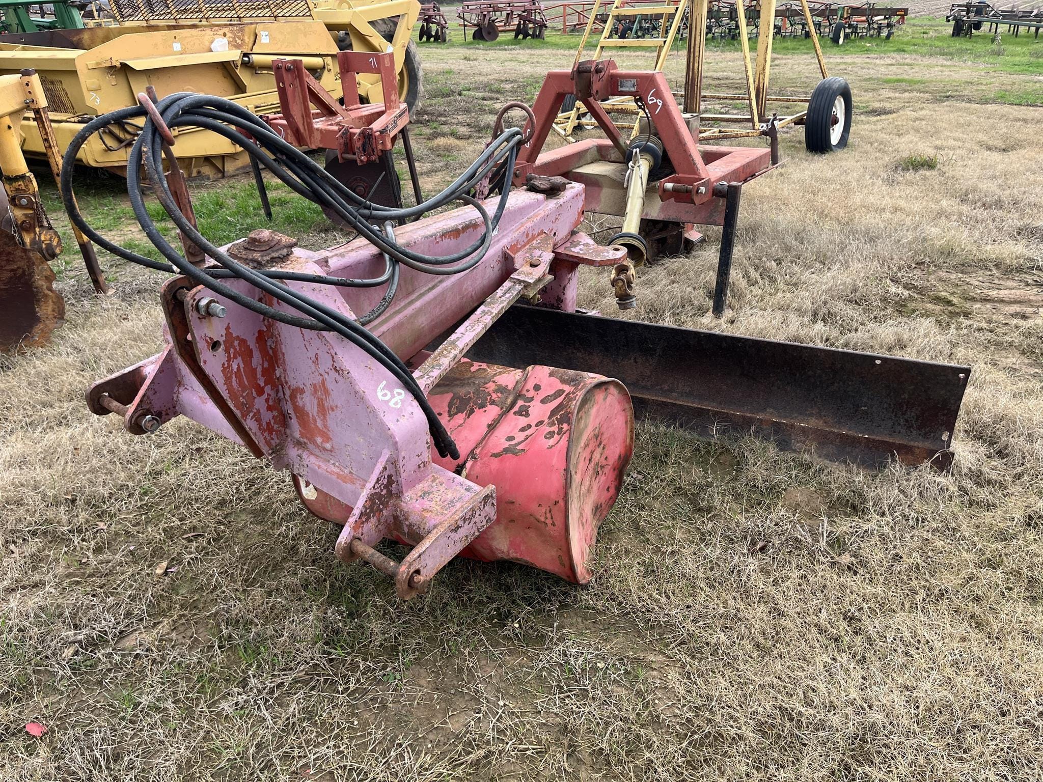 Rhino 1540 Equipment Image0