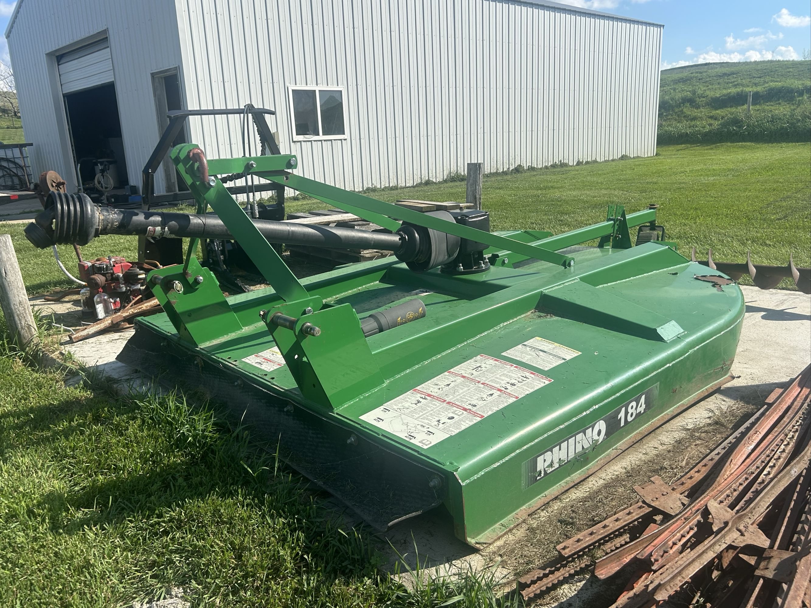 Rhino 184 Equipment Image0