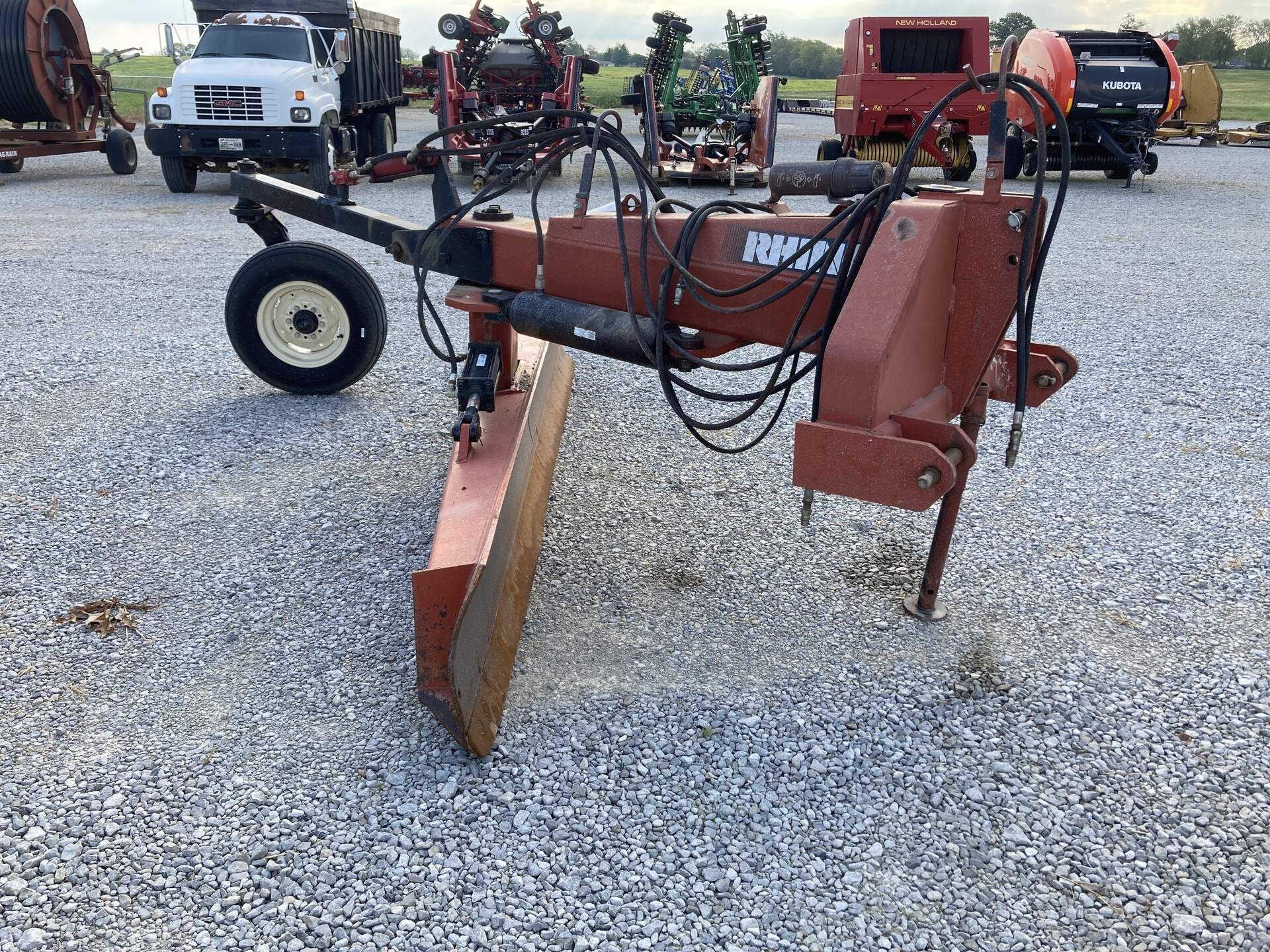 Rhino 2500 Equipment Image0