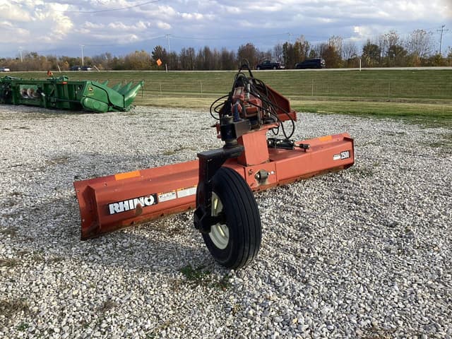 Image of Rhino 2500 equipment image 2