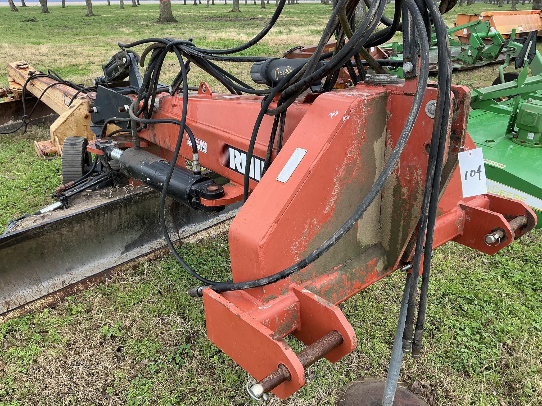 Rhino 2500 Equipment Image0